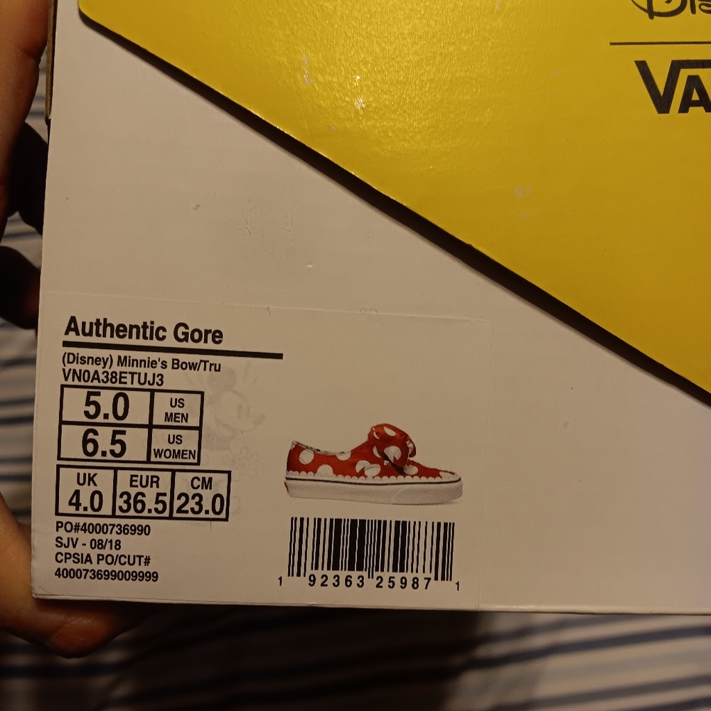 New w/box VANS- Disney Minnie's Bow/Tru